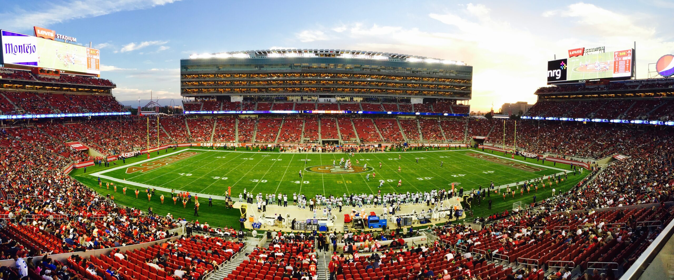 nfl-stadium-field-full-with-crowd-watching-the-game-during-128457